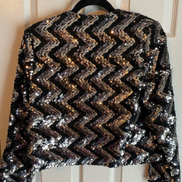 Sequin bolero jacket - Perfect for the holidays! - Picture 2 of 4